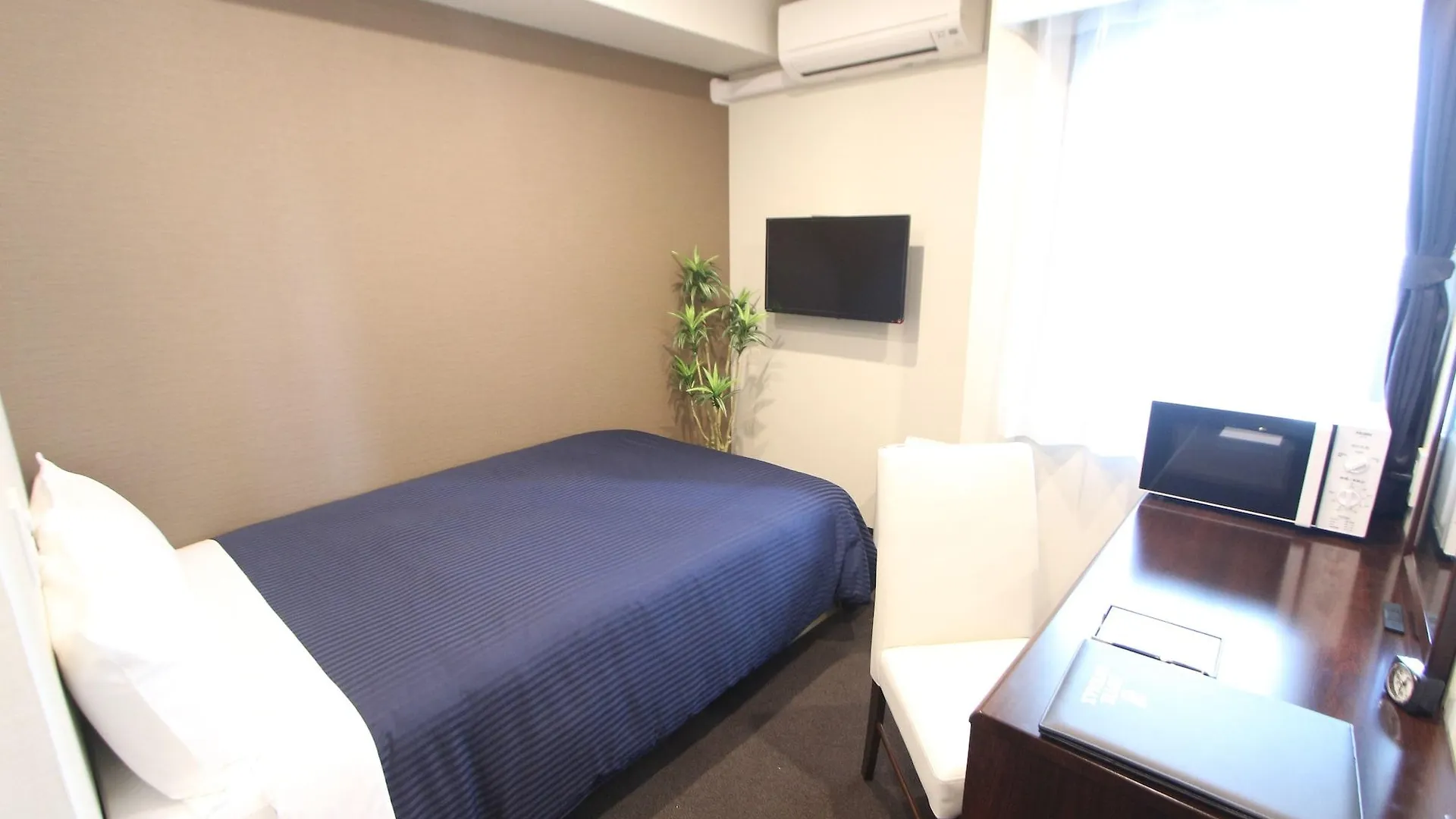 Hotel Livemax Higashi Ginza Tóquio 3*,